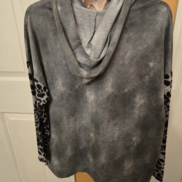 Gray Leopard Print Women's Hoodie - Picture 4 of 4
